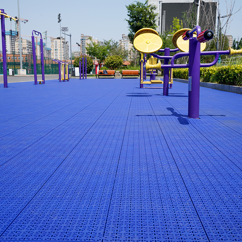 Outdoor Stadium Fitness Facilities-TEπYD3