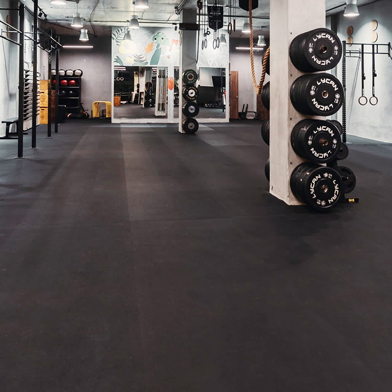 A Gym in Panama——Black Rubber Roll